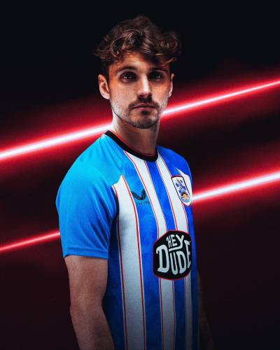 huddersfield_town_26_27_castore_home_kit_c.jpg