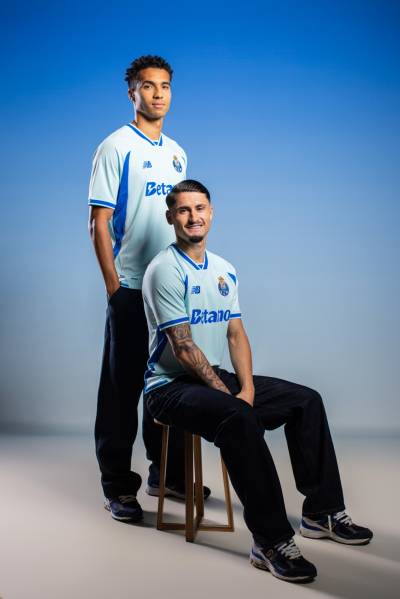 fc_porto_26_27_new_balance_third_kit_5.jpg