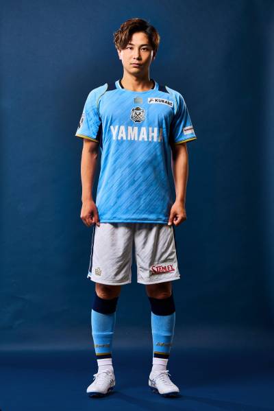 jubilo_iwata_26_27_admiral_home_kit_a.jpeg