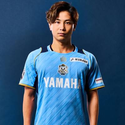 jubilo_iwata_26_27_admiral_home_kit_b1.jpg