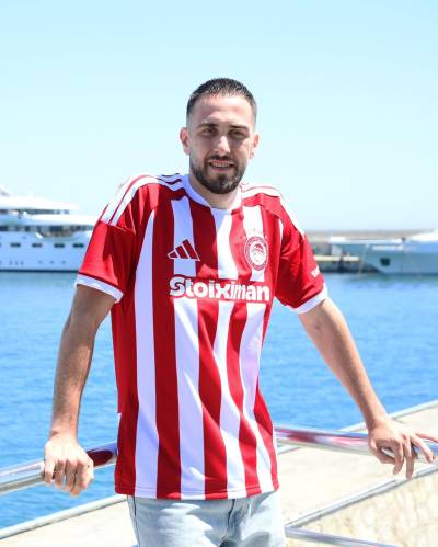 olympiacos_26_27_adidas_home_kit_b.jpg