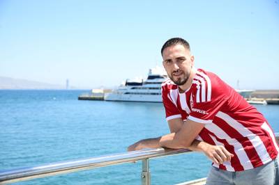 olympiacos_26_27_adidas_home_kit_e1.jpg