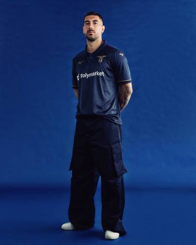 lazio_26_27_mizuno_third_kit_b.jpeg