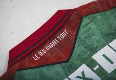 glentoran_26_27_macron_home_kit_6.jpg