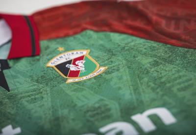 glentoran_26_27_macron_home_kit_7.jpg