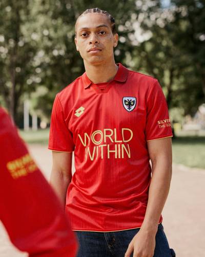 afc_wimbledon_26_27_lotto_away_kit_b.jpg