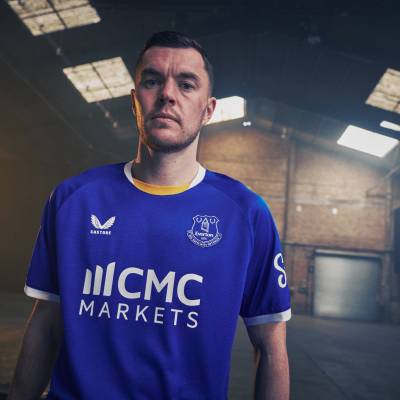 everton_26_27_castore_home_kit_c.jpg