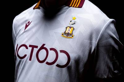 bradford_city_26_27_macron_away_kit_a01ajpg.jpg