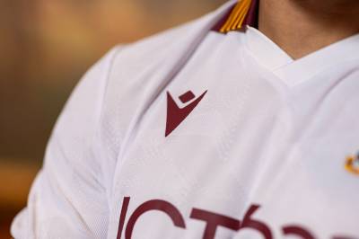bradford_city_26_27_macron_away_kit_a07.jpg