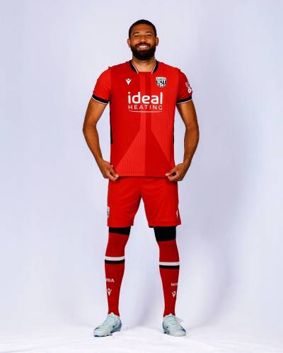 west_bromwich_albion_26_27_macron_away_kit_f.jpeg