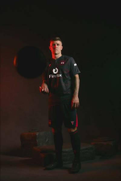 wrexham_26_27_macron_away_kit_a02.jpg