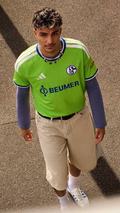 schalke_04_26_27_adidas_third_kit_e.jpg