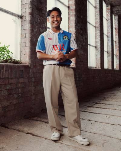 blackburn_rovers_26_27_umbro_home_kit_c.jpeg