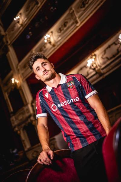 levante_ud_26_27_macron_home_kit_d.jpg