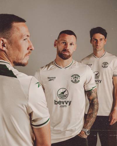 hibernian_26_27_reebok_away_kit_d.jpg