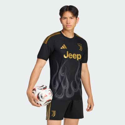 juventus_26_27_adidas_third_kit_a1.jpg