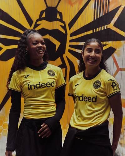 brentford_26_27_ joma_third_kit_c.jpeg