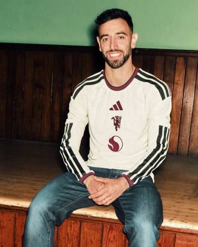 manchester_united_26_27_adidas_third_kit_b.jpeg
