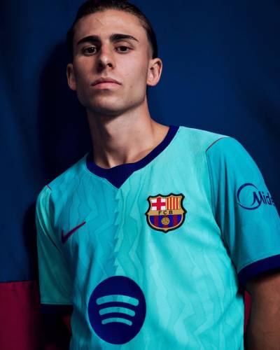 barcelona_26_27_nike_third_kit_d.jpg