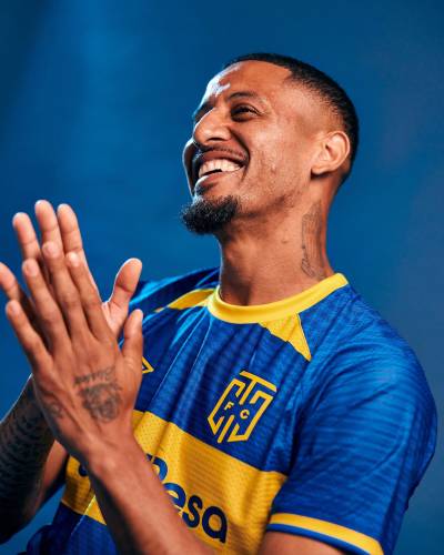 cape_town_city_26_27_umbro_home_kit_1.jpg