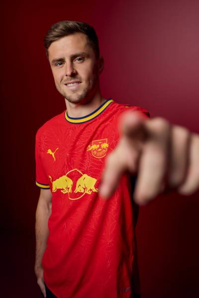 rb_leipzig_26_27_puma_away_kit_c.jpeg