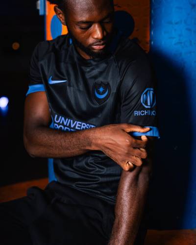 portsmouth_26_27_nike_third_kit_b.jpeg