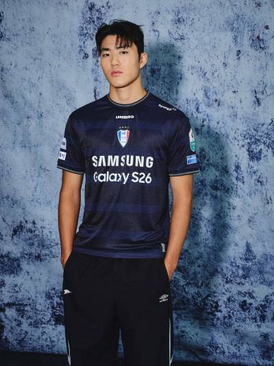 suwon_samsung_bluewings_2026_umbro_third_kit_a.jpg