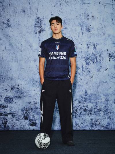 suwon_samsung_bluewings_2026_umbro_third_kit_b.jpg