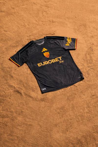 as_roma_26_27_adidas_third_kit_b.jpeg