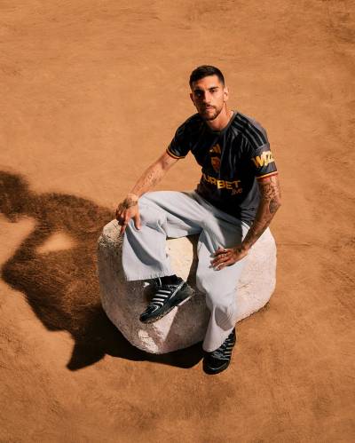 as_roma_26_27_adidas_third_kit_e.jpeg