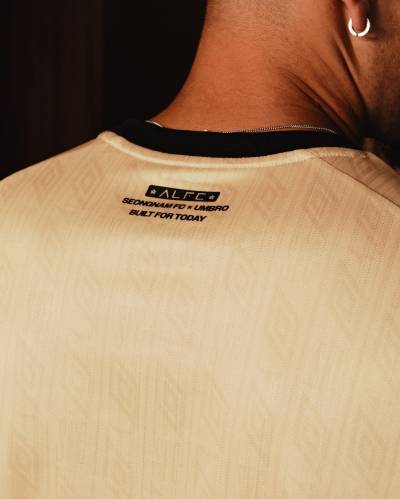 seongnam_26_27_umbro_third_kit_d.jpg