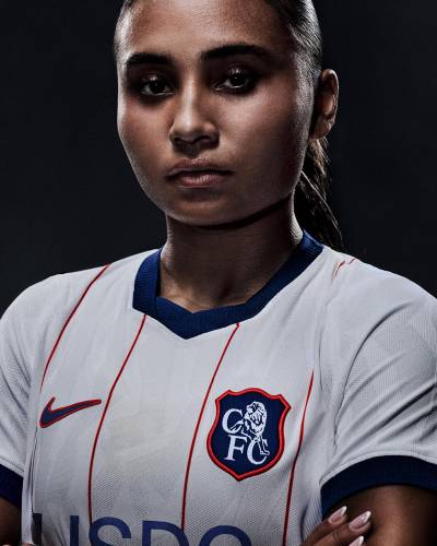 chelsea_26_27_nike_third_kit_f.jpeg