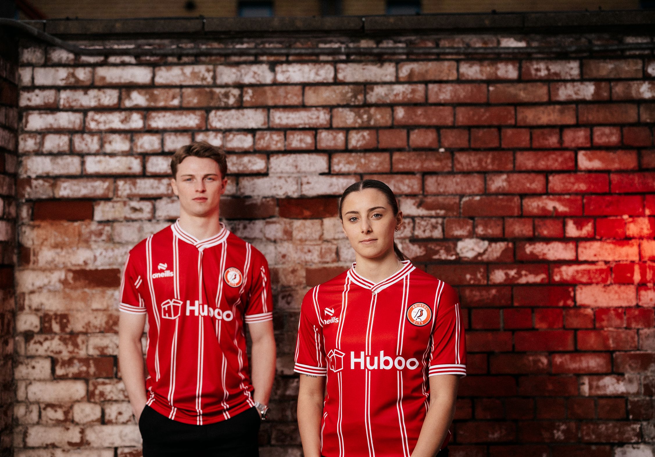 Terceira camisa do Bristol City 2023 é lançada pela O'Neills