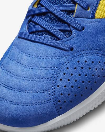 nike_streetgato_game_royal_yellow_strike_stadium_green_7.jpeg
