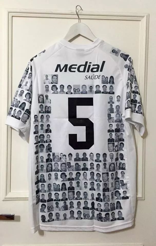 Corinthians Face on Nike 2008 shirt b