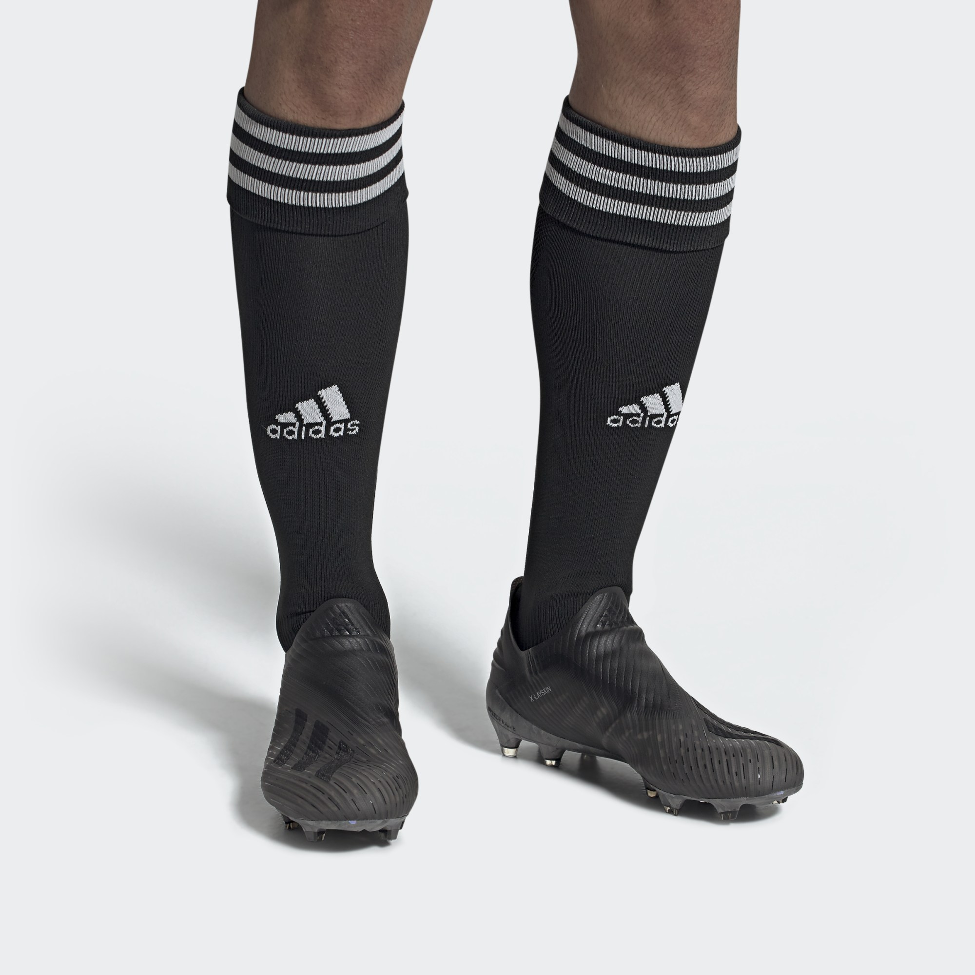 Core Black / Utility Black / Grey Four 