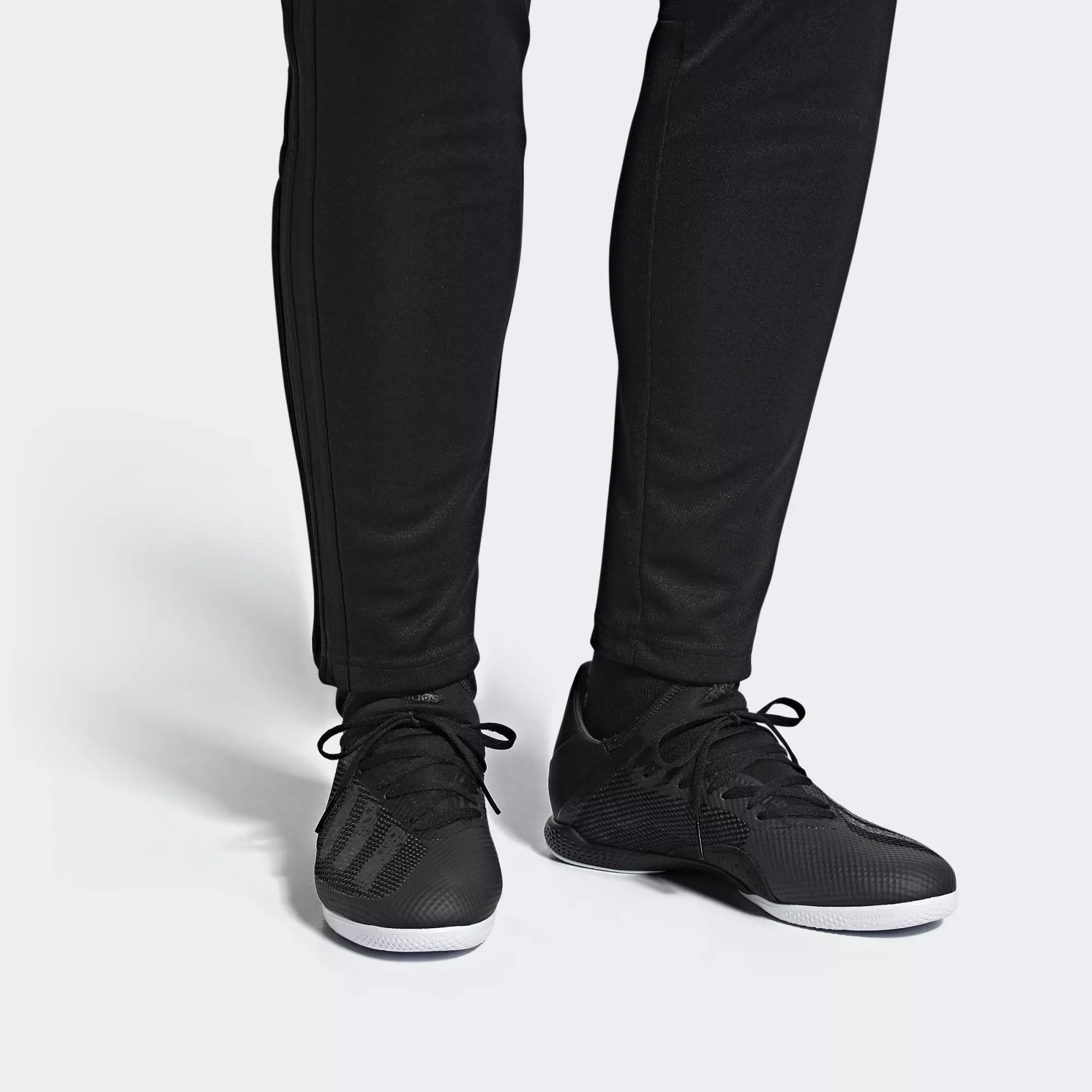 x tango 17.3 turf boots