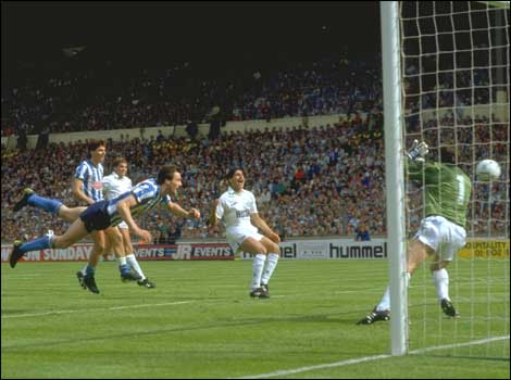 One of the greatest ever FA Cup moments in one of the best FA Cup finals ever, Keith Houchen completes his Roy of the Rovers antics of the cup run by flying in to score City's second goal. Just unbelievable.