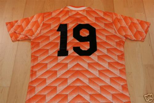 Here you can buy one of the rarest shirts ever. It is a shirt of the European Championships 1988. It was worn by Hendrie Krüzen.