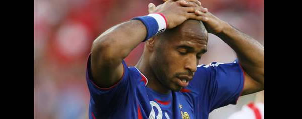 US sportswear giant Nike has won the contract to supply the France international football team from 2011-18 at a cost of 42.6 million euros a year, the French football federation said Friday. US sportswear giant Nike has won the contract to supply the France international football team from 2011-18 at a cost of 42.6 million euros a year, the French football federation said Friday.