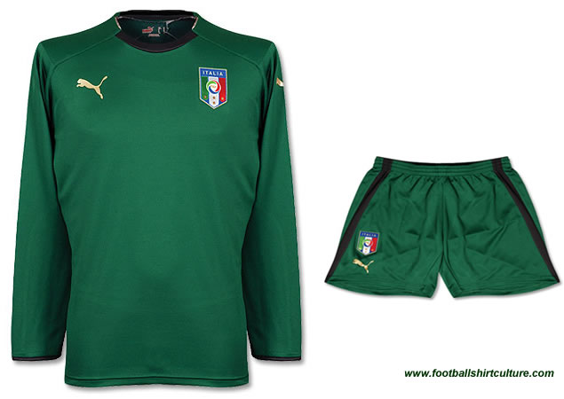 Italy away 08/09 Goalkeeper shirts by Puma