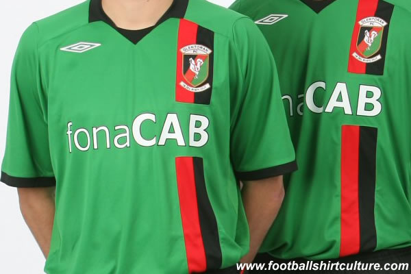 Glentoran's new away strip has been unveiled on the Glentoran website and through Northern Ireland's leading newspapers glentoran_08_09_home_umbro_shirt.jpg