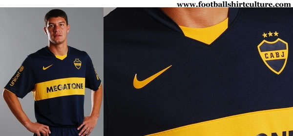 boca_juniors_08_09_nike_home_kit.jpg