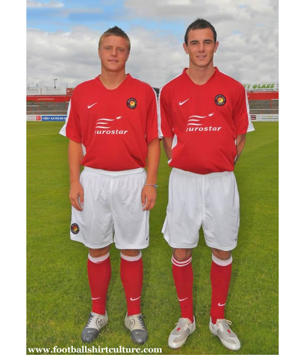 Ebbsfleet United have launched their new home kit for the 2008-09 season with George Purcell and Luke Moore modelling the new teamwear ebbsfleet_united_home_nike_08_09_kits.jpg