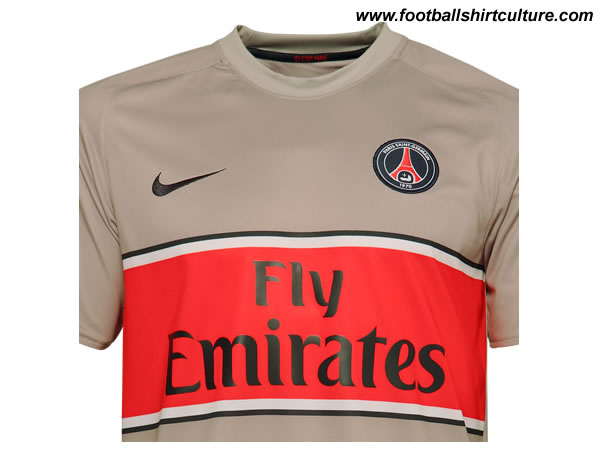 Paris Saint-Germain also unveiled their new away shirt for the 2008-09 season made by Nike paris_saint_germain_08_09_away_nike_shirt_close.jpg