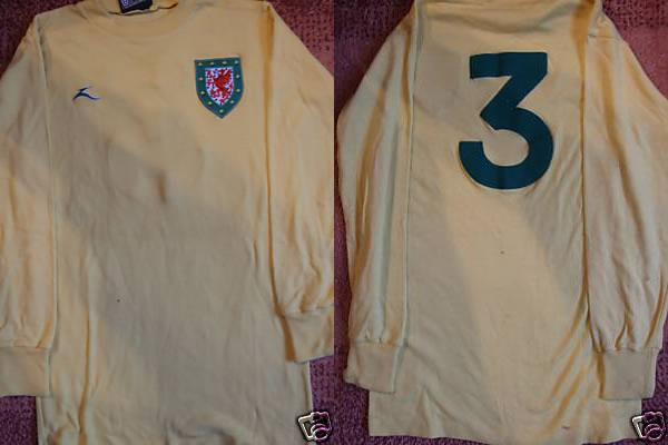 welsh_international_70s_bukta_away_shirt.jpg