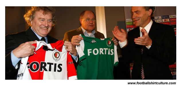 Wim Jansen and Rinus Israel received the shirts from general manager Eric Gudde, which gave this event a historical touch. Jansen and Israel won the 1970 Europe Cup 1 against Celtic in a shirt that was used as inspiration for the centenary shirts. Wim Jansen and Rinus Israel received the shirts from general manager Eric Gudde, which gave this event a historical touch. Jansen and Israel won the 1970 Europe Cup 1 against Celtic in a shirt that was used as inspiration for the centenary shirts.