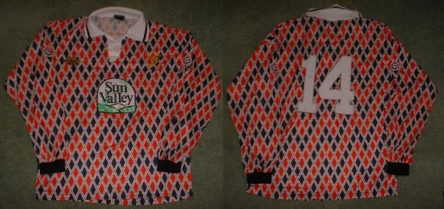 HEREFORD UNITED SHIRT / JERSEY WORN BY LEROY MAY ON 05/12/93 FOR THE FA CUP TIE AGAINST BATH CITY. HEREFORD UNITED SHIRT / JERSEY WORN BY LEROY MAY ON 05/12/93 FOR THE FA CUP TIE AGAINST BATH CITY.