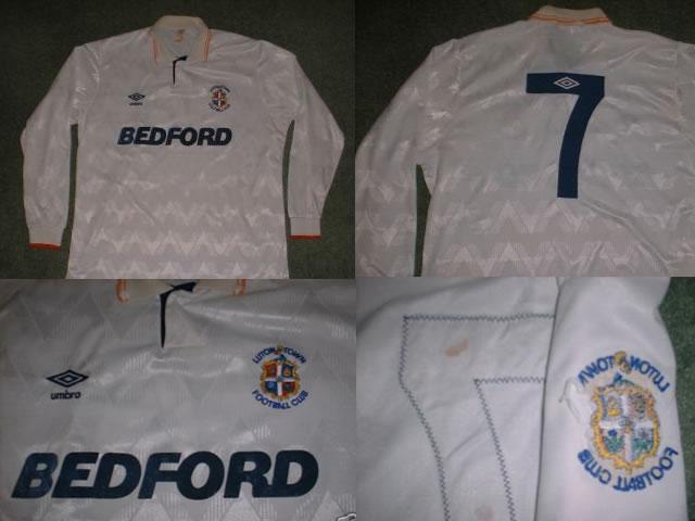 LONG SLEEVE PLAYERS ISSUE LUTON TOWN SHIRT / JERSEY. PRODUCED BY UMBRO FORTH 1989-90 SEASON 