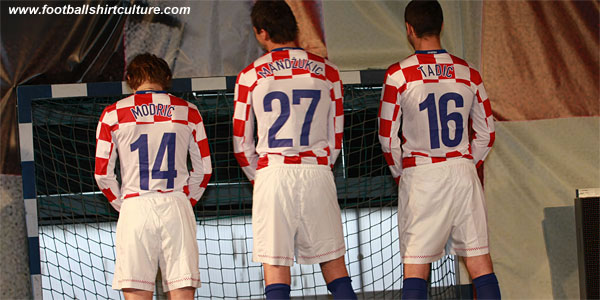 We showed you some pictures of the new Croatia home shirt months ago, but today The Croatian Euro 2008 Nike kit was officially launched. We showed you some pictures of the new Croatia home shirt months ago, but today The Croatian Euro 2008 Nike kit was officially launched.